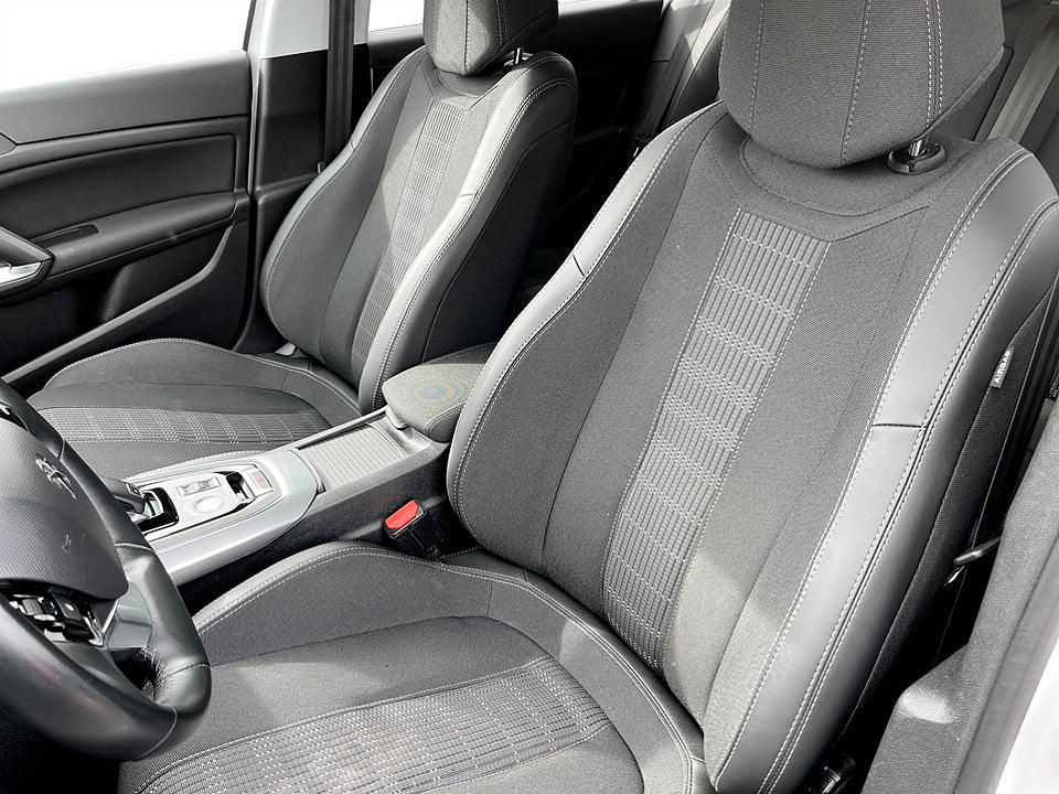 Bild på Peugeot 308 Allure 5D 1.2 PT 131hk Aut B-KAMERA CARPLAY