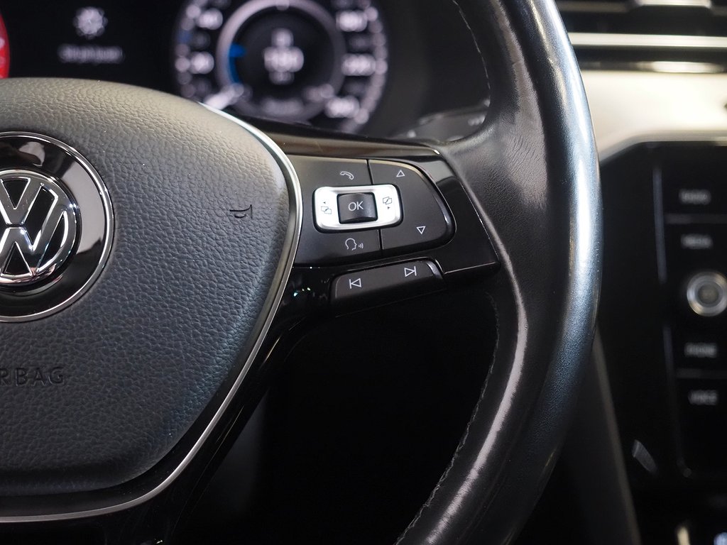 Volkswagen Passat Alltrack TDI 190hk 4M Drag|D-värm|Cockpit 2018