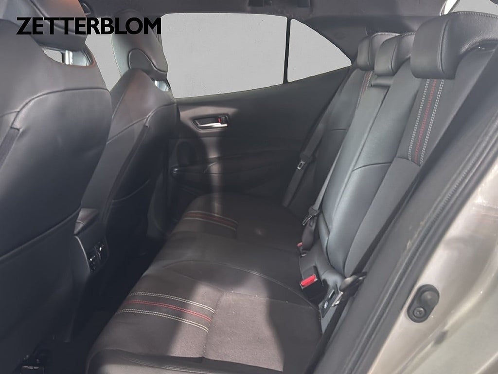 Halvkombi Toyota Corolla 9 av 14