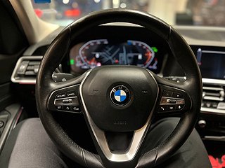 BMW 320 d xDrive Touring Aut Navi/D-värm/Drag/Keyless/S&V