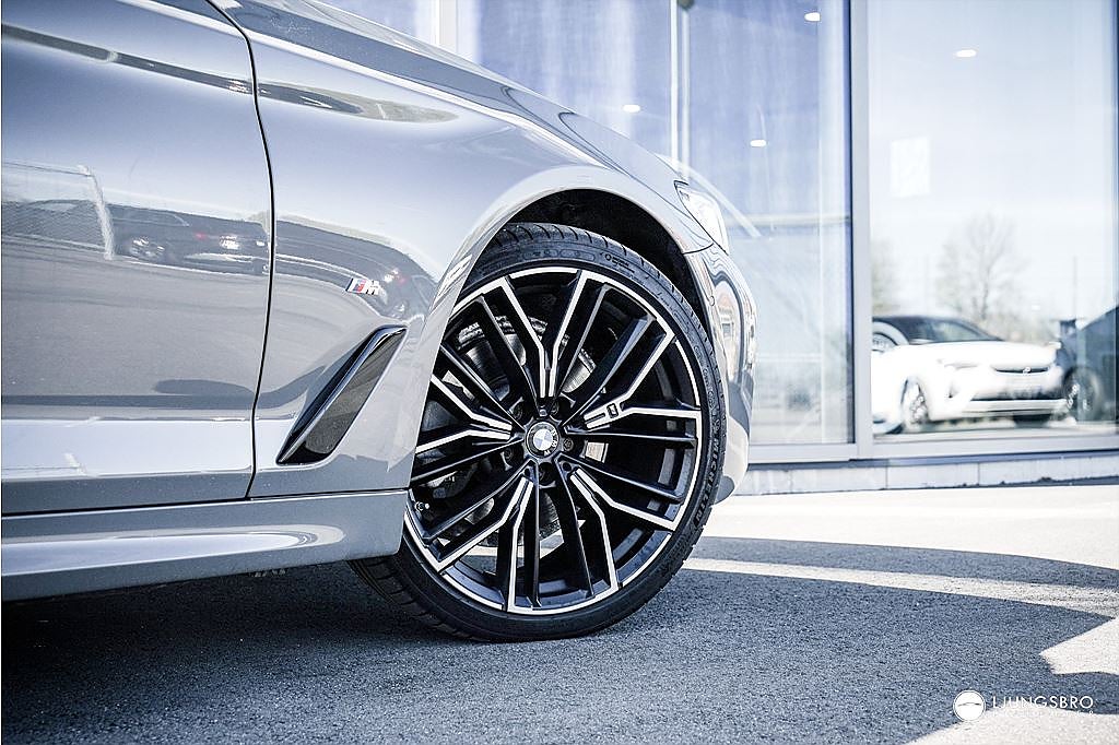 BMW 520 d xDrive Innovation M-Sport 190hk / HUD / PANO / 360