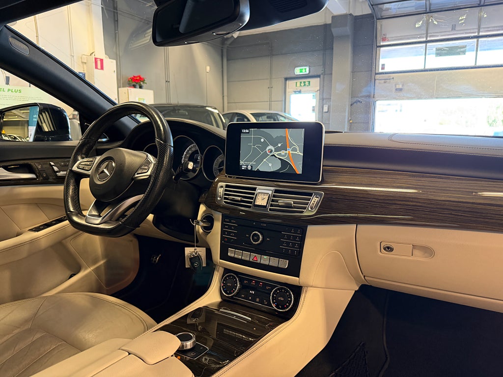 Mercedes-Benz CLS 2015 - miniatyr 26