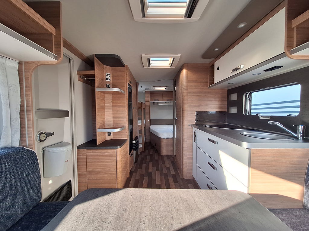Weinsberg Cara One 550 UK Barnkammare: 3 Bäddar, Tält -24