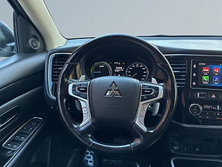 Mitsubishi Outlander PHEV CVT SoV-Däck/Rattvärm/Psens/Drag/Kamera/MoK – bild 9