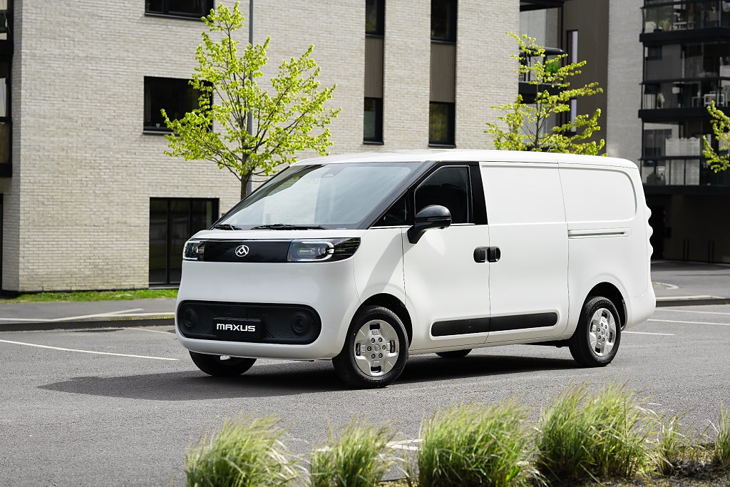 Maxus e-deliver 5 SUPERDEAL: Robotklippare på köpet vid köp av ny Maxu