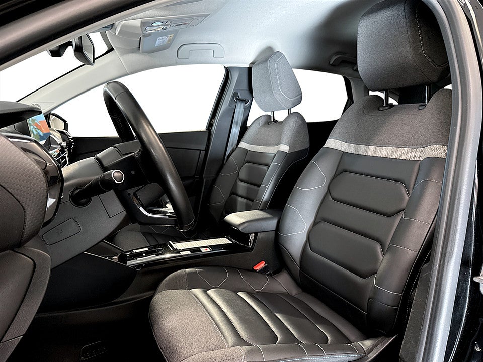 Bild på Citroen E-C4 Shine 50 kWh 136hk Aut B-KAMERA NAVI