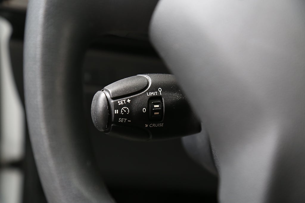 Citroën C3 1,2 VTi 82hk PureTech 5D Pano Nybesikt Motorvärmare 2015