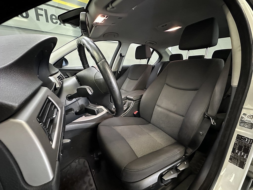 BMW 320I Sedan Advantage, Comfort | DRAG | NY KAMKEDJA | BASLÅDA