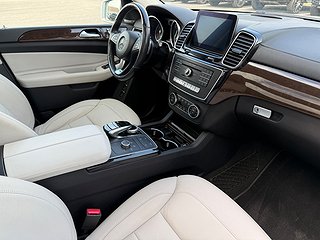 SUV Mercedes-Benz GLS 4 av 17