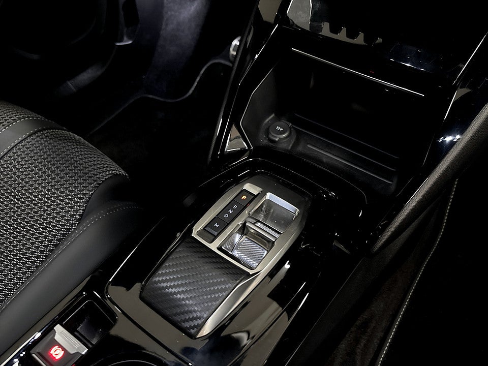Bild på Peugeot 2008 GT 1.2 PT 130hk Aut B-KAMERA NAVI 