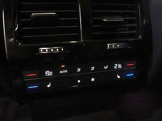 SUV Volkswagen Touareg 22 av 27