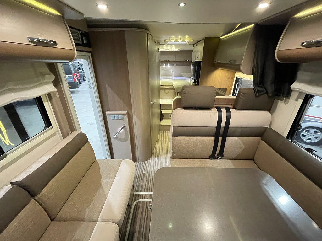 Adria Matrix Supreme 687 SL / ALDE / Taksäng / Solcell /Ugn /  - Adria