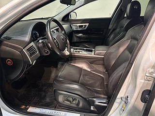 Jaguar XF 3.0 V6 AWD Taklucka Kamera GPS Meridian S/V-hjul