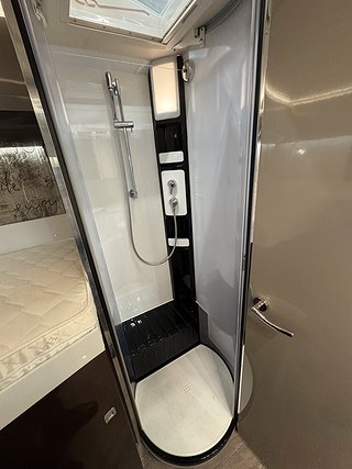 Husbil-halvintegrerad Hobby Optima Premium T70GE 12 av 18