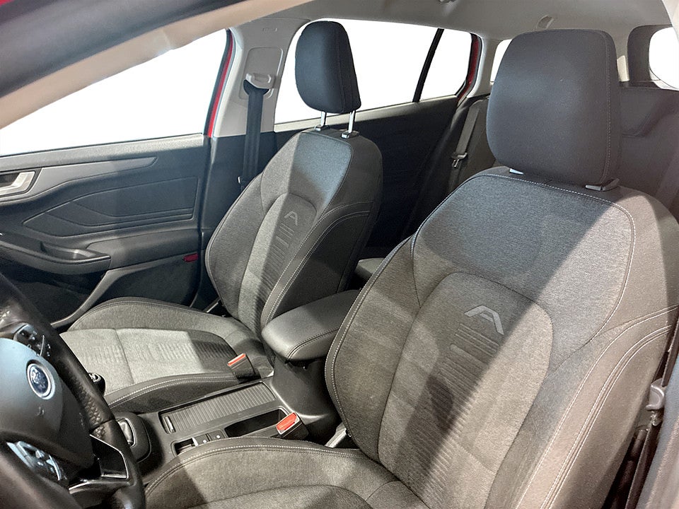 Bild på Ford Focus Active Kombi 1.0 EcoBoost 125hk B-KAMERA CARPLAY