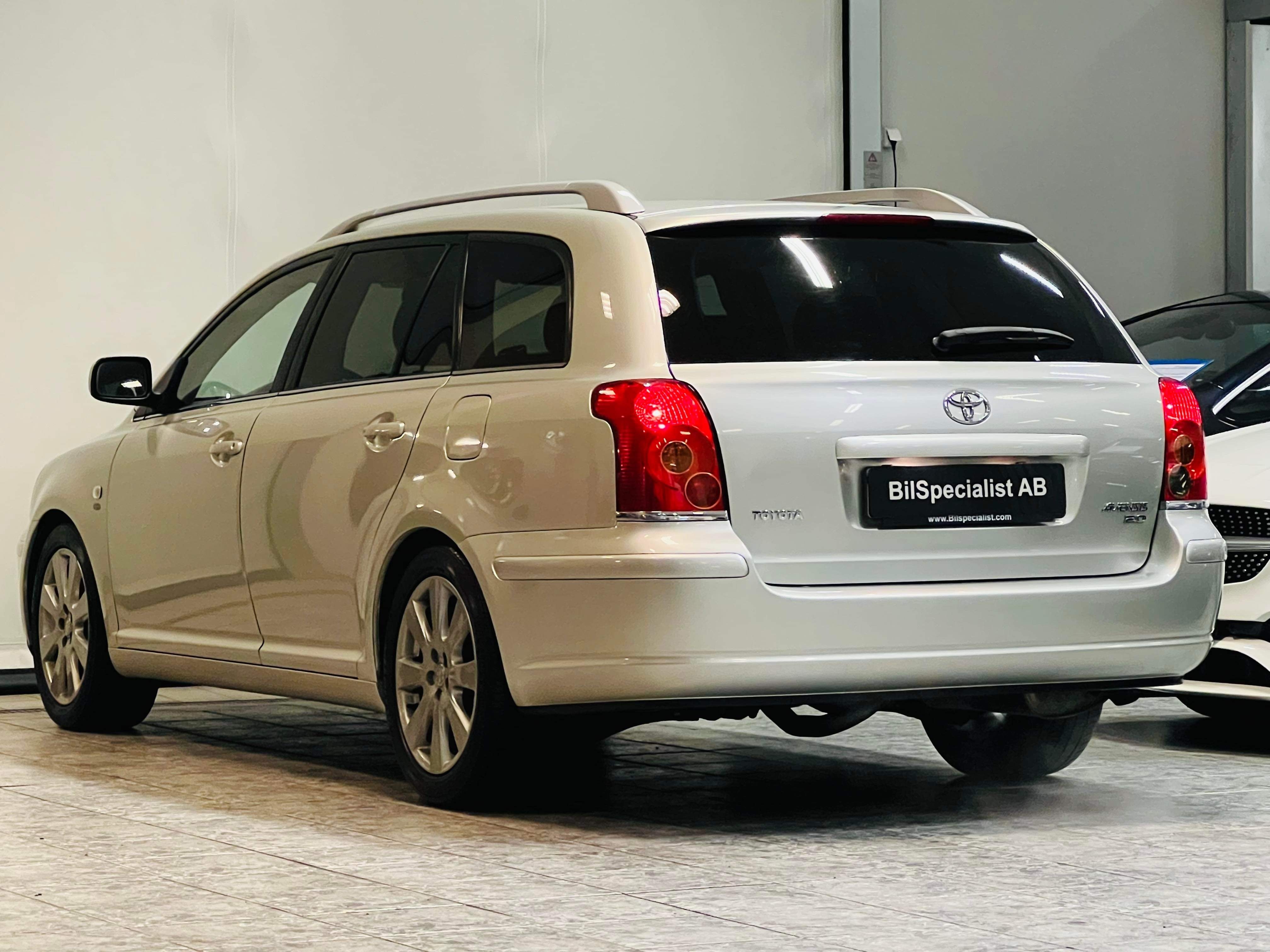 Toyota Avensis SÅLD 2005, bild 5/48