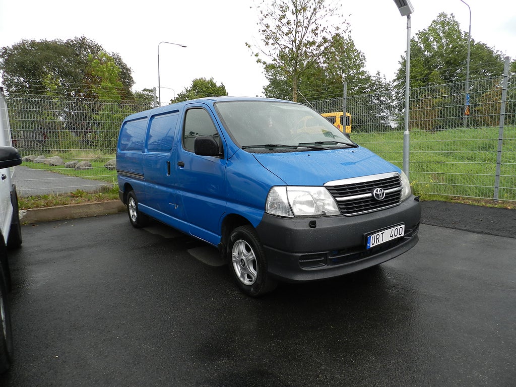 Toyota hiace Skåpbil 2.5 4WD (117hk) Nybesiktigad