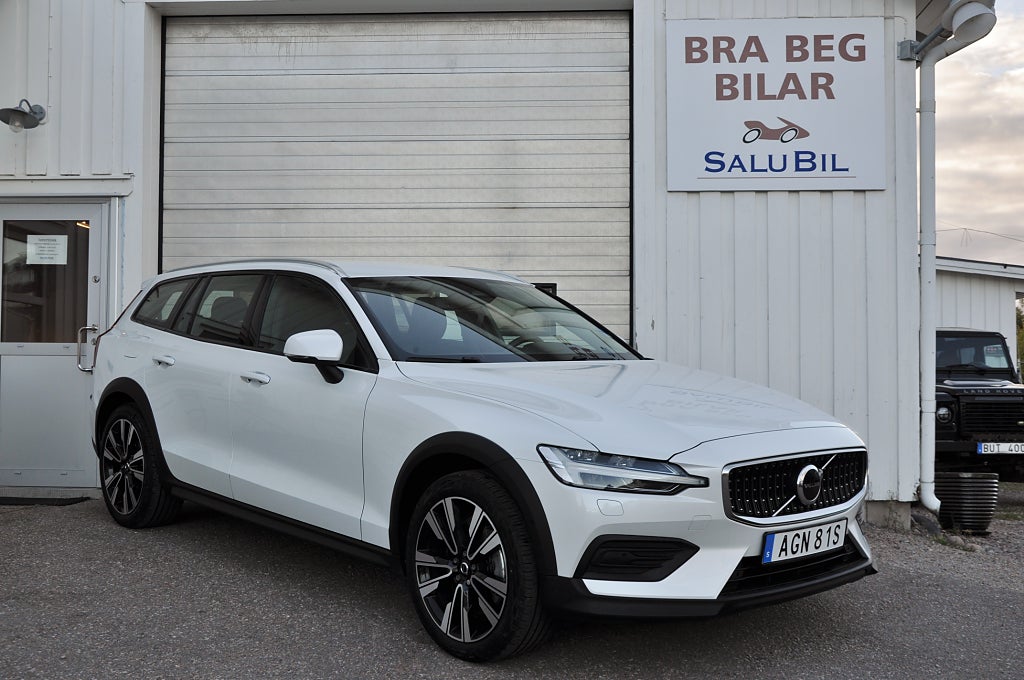 Volvo V60 Cross Country B4 AWD Geartronic Core Drag B-kam Moms
