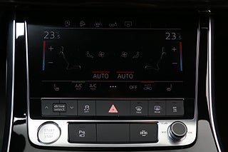 SUV Audi Q8 23 av 28