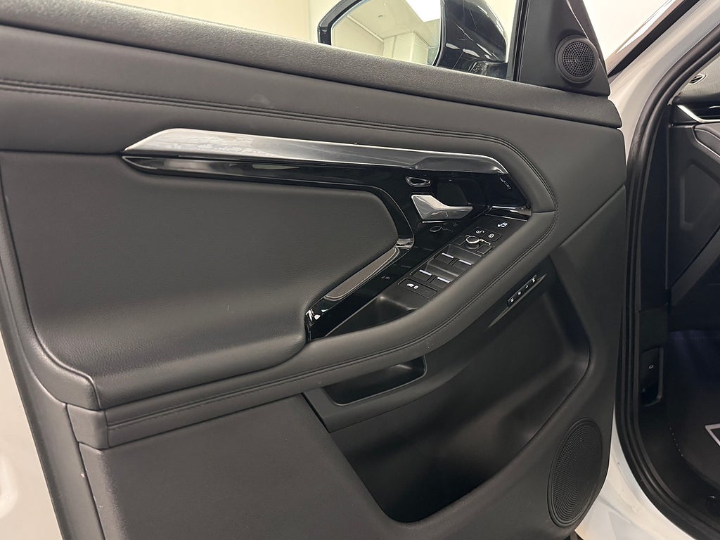 Land Rover Range Rover 2021 - miniatyr 12