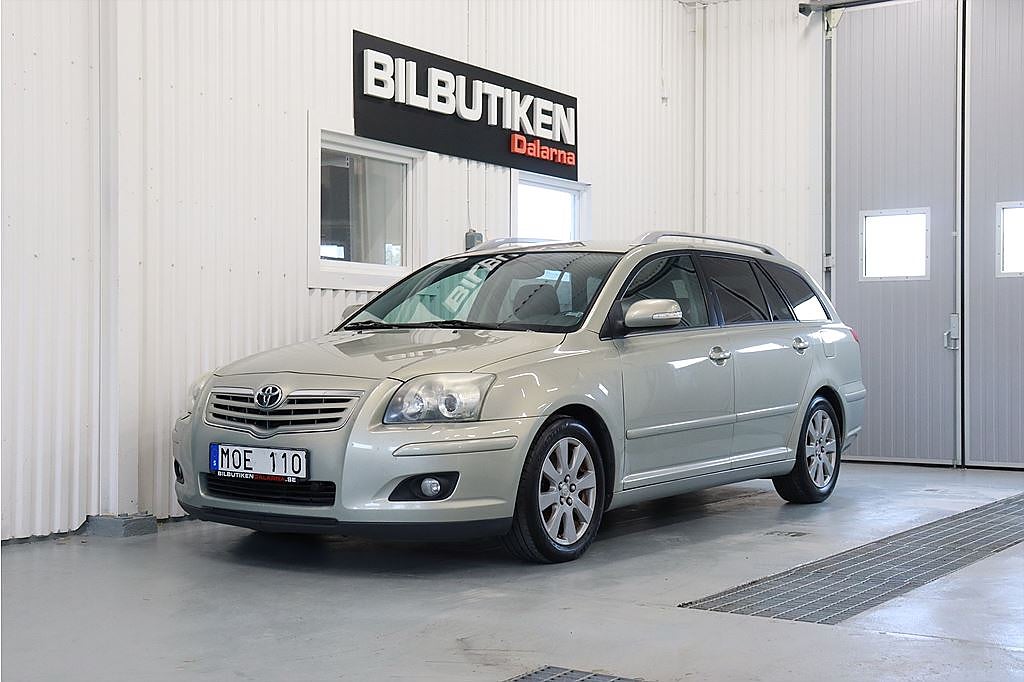 Toyota Avensis Kombi 2.0 D-4D 126hk M-värm