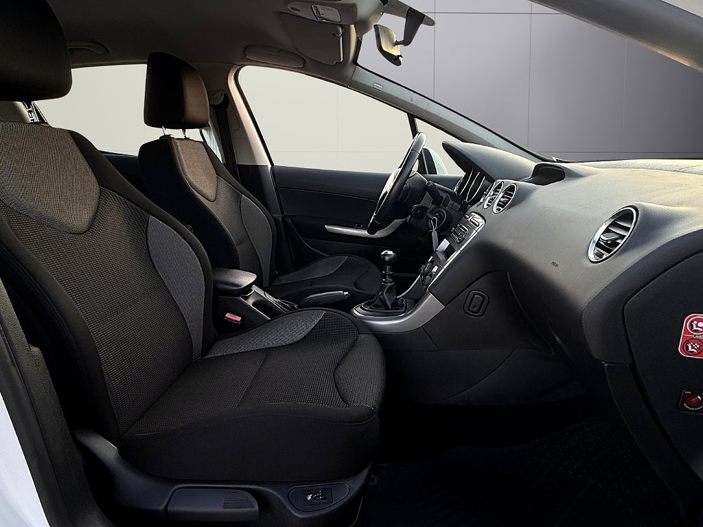 Peugeot 308 5-dörrar 1.6 e-HDi FAP Vinterhjul  - miniatyr 12