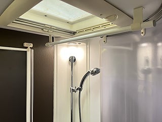 Husbil-integrerad Adria SONIC 700 SC 23 av 27