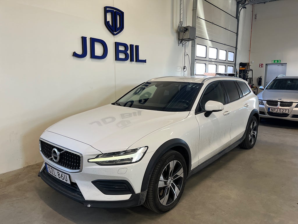 Volvo V60 Cross Country D4 AWD Aut Momentum Bkamera Dragkrok 190hk