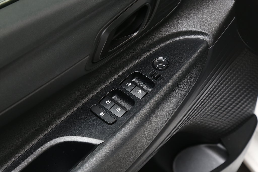 Hyundai i20 1,0 T-GDI 100hk Essential Aut Kamera Motorvärmare 2021