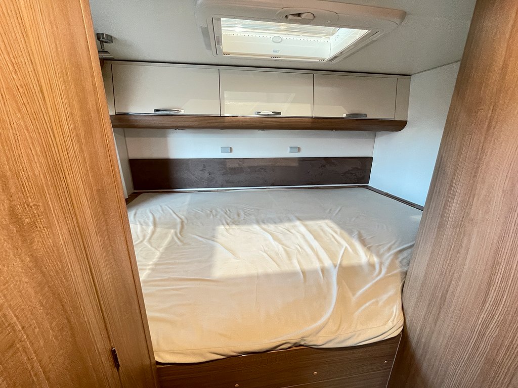 Sun Living A 49 DP / AC bodel / Solcell / B-körkort/6 bältad - Sun Living