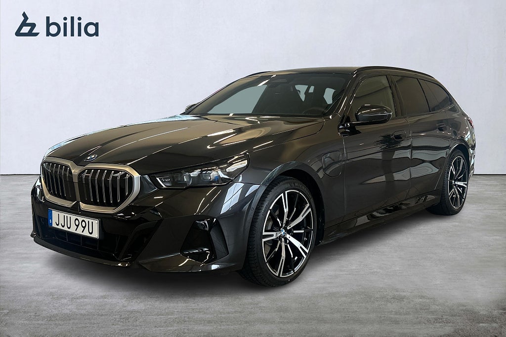 BMW 530e xDrive Touring M Sport B&W Innovation Travel Drag 
