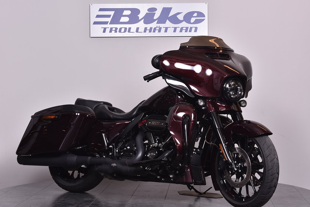 Harley-Davidson STREET GLIDE CVO V-H System / Bänkad + mm