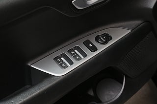 Halvkombi Kia Rio 12 av 25
