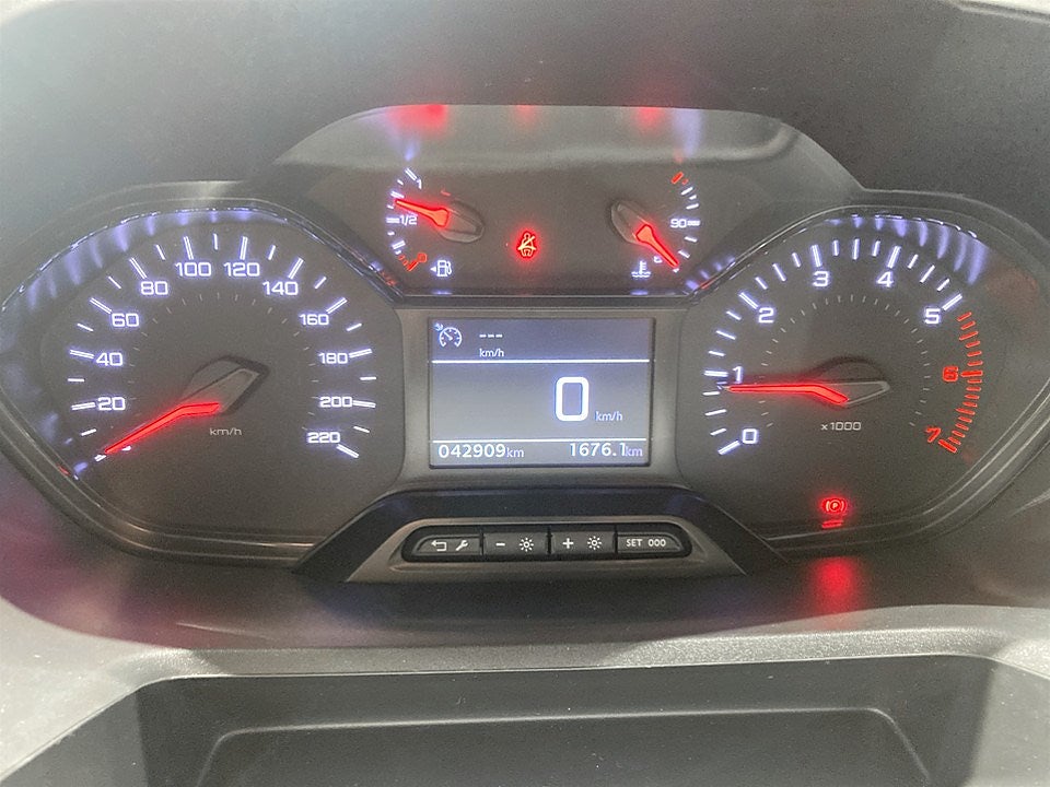 Bild på Peugeot Partner PRO+ 1.5 BHDi 130hk Aut L1 - ALU FÄLG,DRAG,ACC