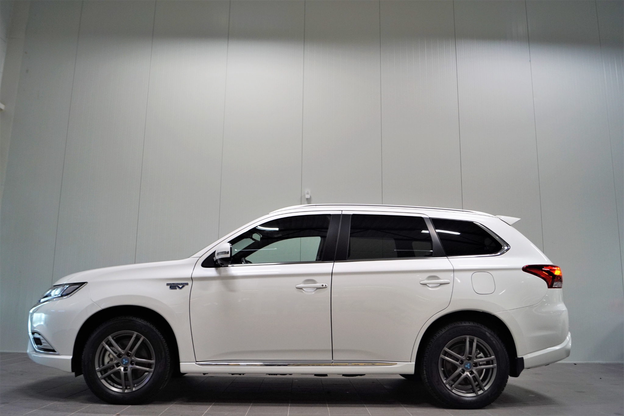 Mitsubishi Outlander 2019, bild 3/48