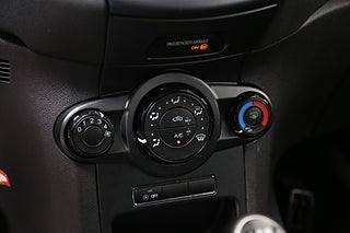 Halvkombi Ford Fiesta 12 av 25