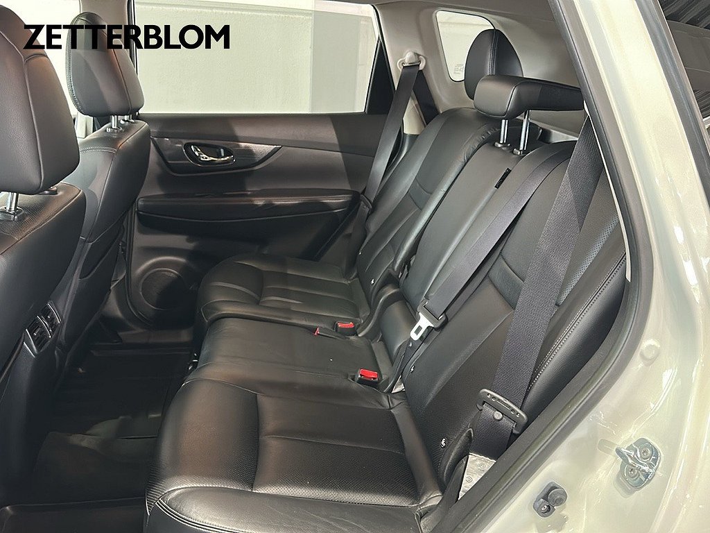 SUV Nissan X-Trail 9 av 18