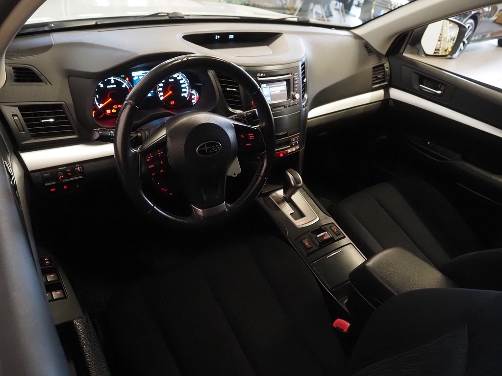 Subaru Outback 2.0 4WD 150hk Automat Kamera Drag 2014