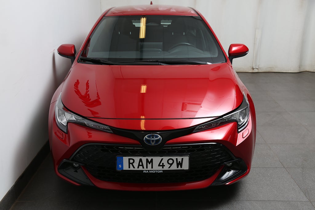 Toyota Corolla 1,8 Hybrid e-CVT 140hk Active Plus Aut Navi Dragkrok 2023