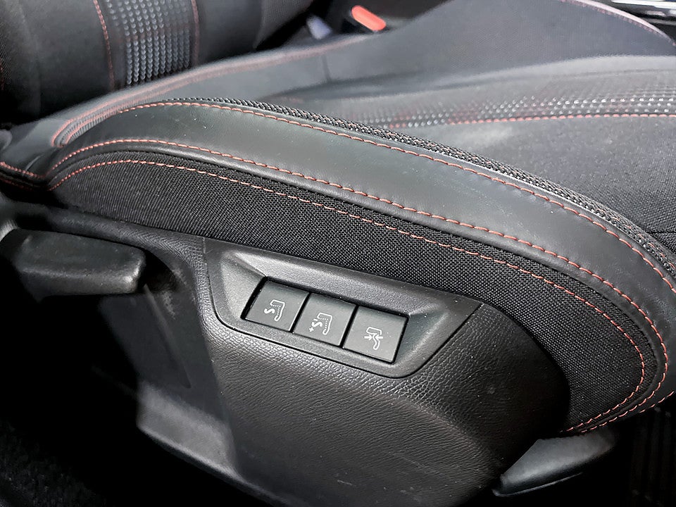 Bild på Peugeot 308 5D GT-Line 1.2 PT 130hk GLASTAK P-SENSORER 