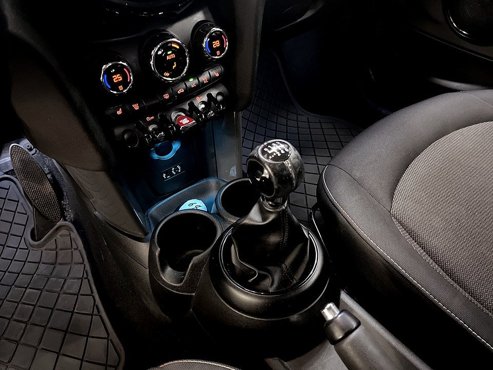 Bild på MINI One Pepper 5-dörrars - BLUETOOTH