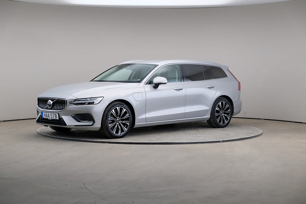 Volvo V60 T6 Recharge 350hk AWD Core Drag 360