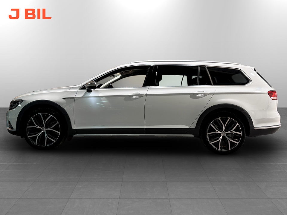 Bild på Volkswagen Passat Alltrack 2.0 TDI 4Motion 240hk Aut AWD - B-KAMERA,DRAG,ELSTOL