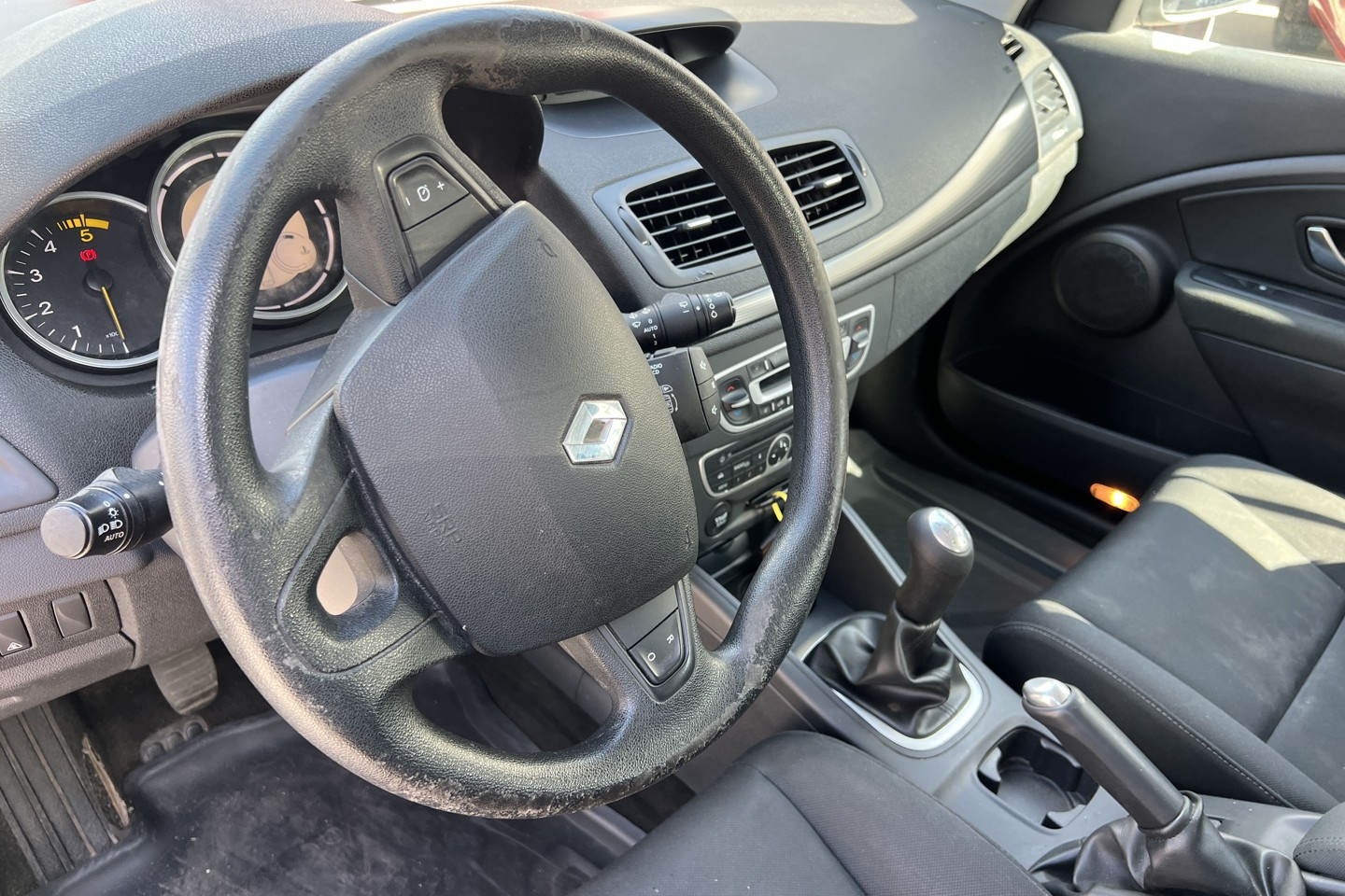 Renault Megane 1.5 dCi 2011, bild 7/46