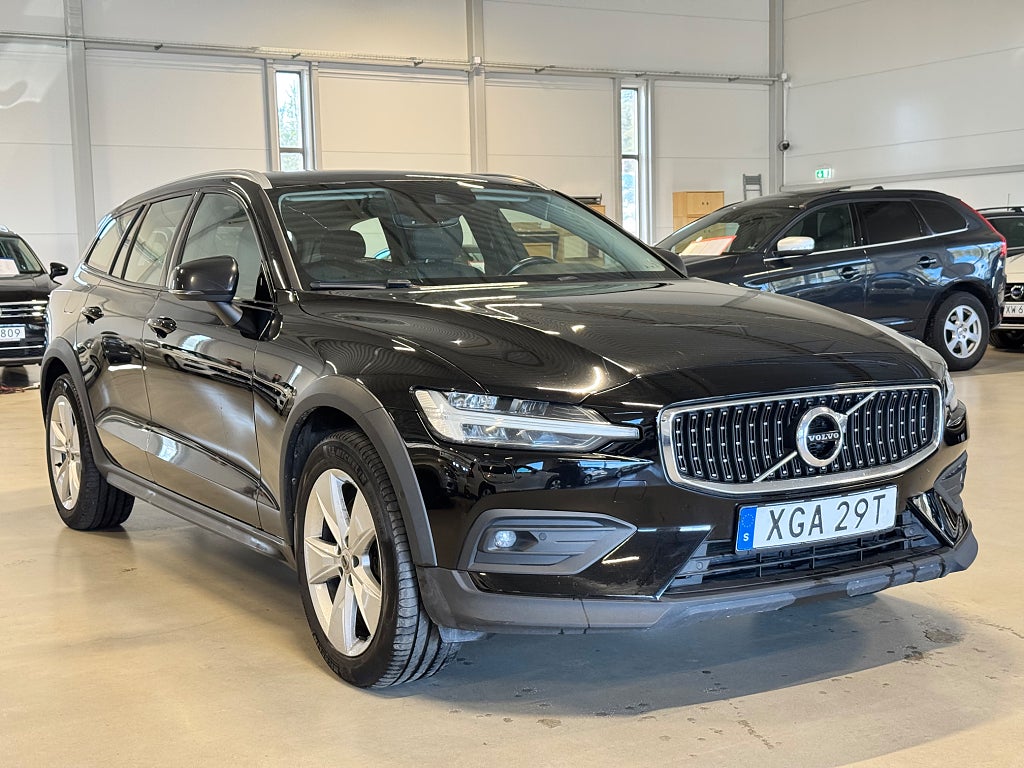 Volvo V60 Cross Country D4 AWD AUT DRAG MOMS  NY KAMREM NYSERVAD CARPLAY 