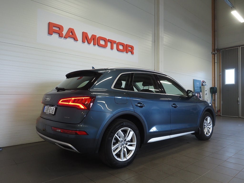Audi Q5 2.0 TFSI 252hk Quattro S Tronic Pano Kamera Drag P-Värm 2018