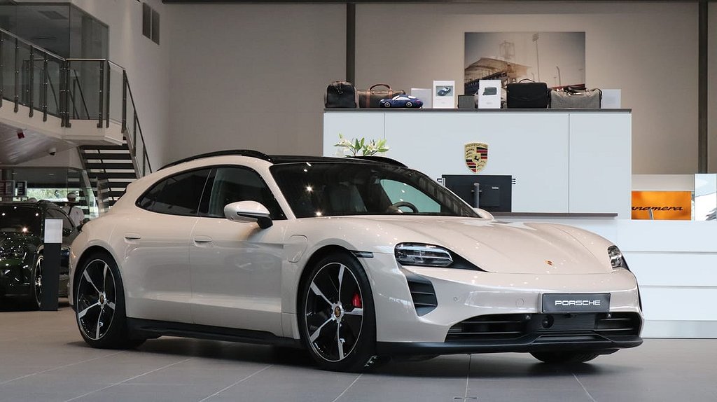 Porsche Taycan GTS Sport Turismo Burmester® / Bakaxelstyrning