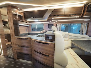 Husbil-integrerad Knaus Sun I 900 LEG 9 av 28