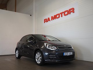 Halvkombi Kia Rio 3 av 20