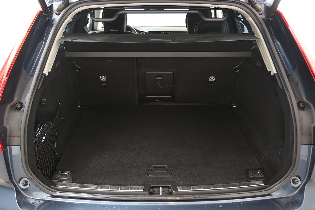 Volvo XC60 B4 197hk Momentum Advanced Edt AWD Aut Kamera Drag 2020